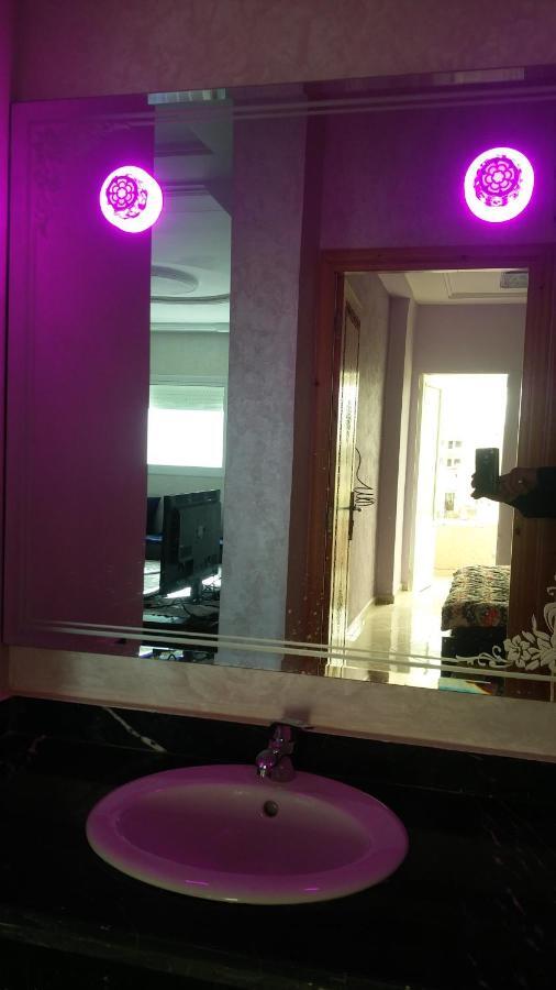 Logement Hotel Et Navette Gratuite Fez Buitenkant foto